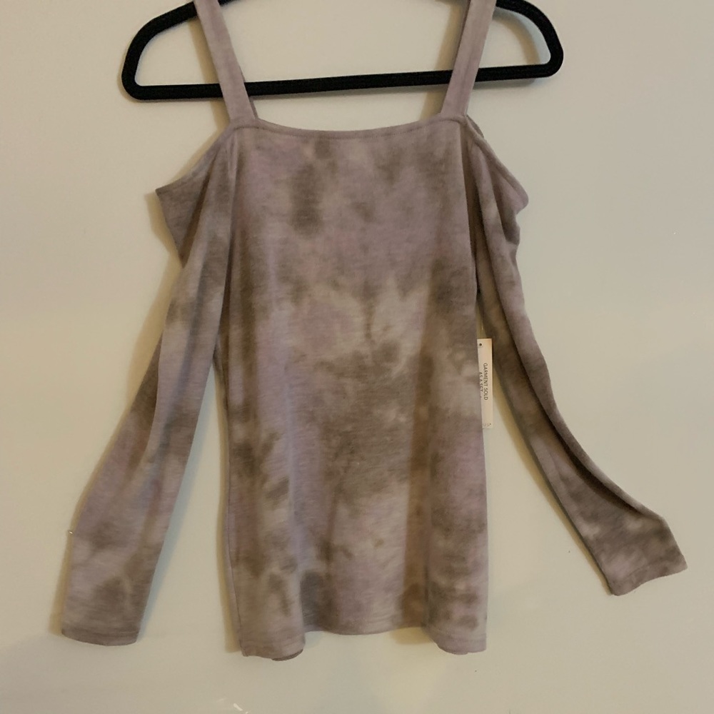 Cold-shoulder pant set pant styling complete the look of casual chic NWT